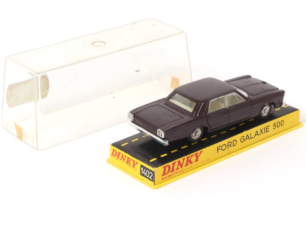 Lot 346 - DINKY TOYS (FRANCE) (1)