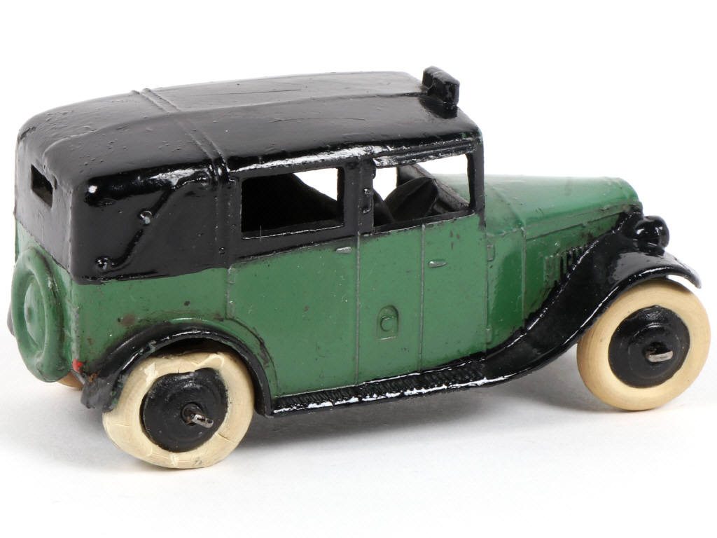 Lot 260 - DINKY TOYS (GB) (1)