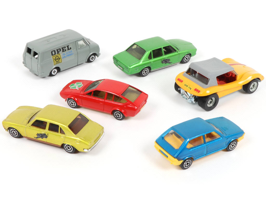 Lot 305 - DINKY TOYS (GB) (6)