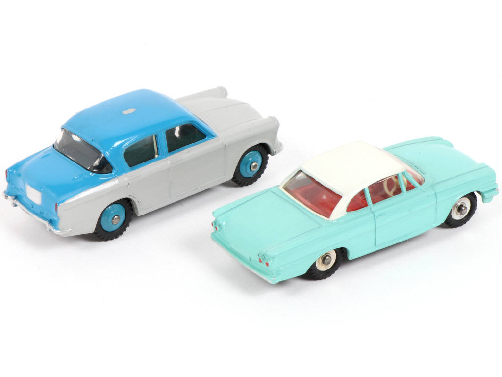 Lot 285 - DINKY TOYS (GB) (2)