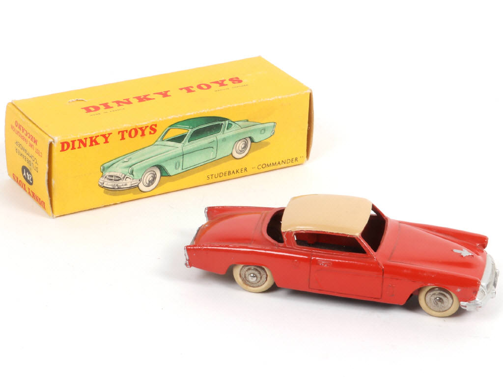 Lot 343 - DINKY TOYS (FRANCE) (1)