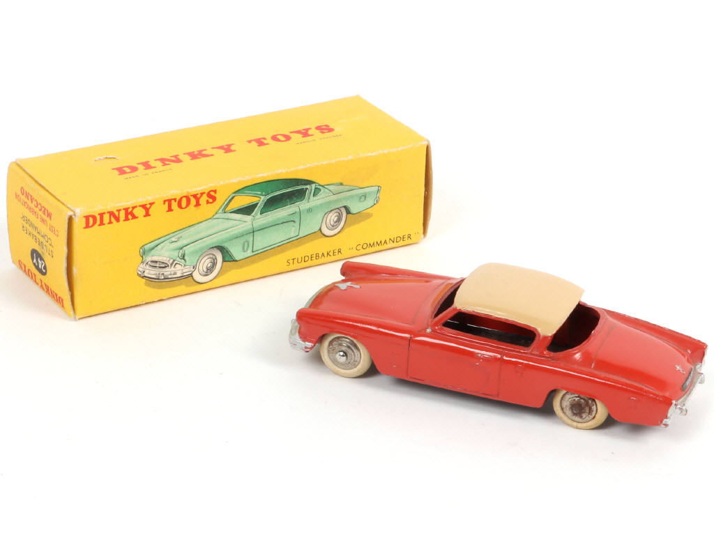 Lot 343 - DINKY TOYS (FRANCE) (1)