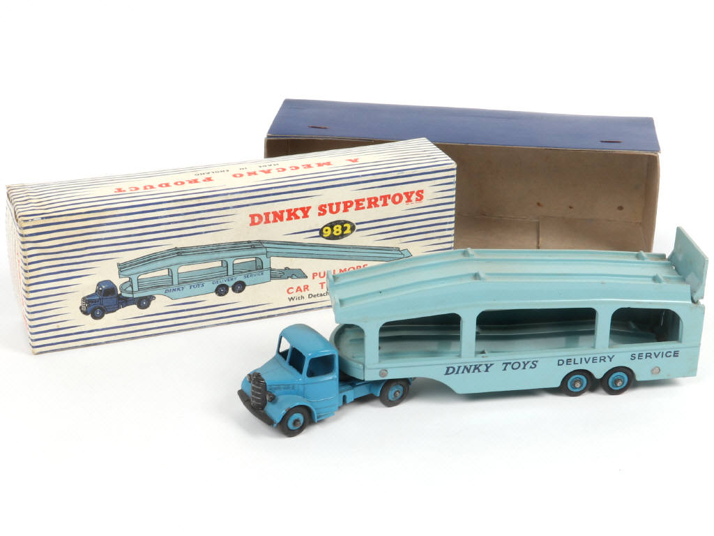 Lot 283 - DINKY TOYS (GB) (1)