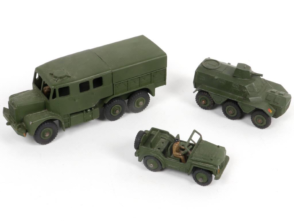 Lot 311 - DINKY TOYS (GB) (3)