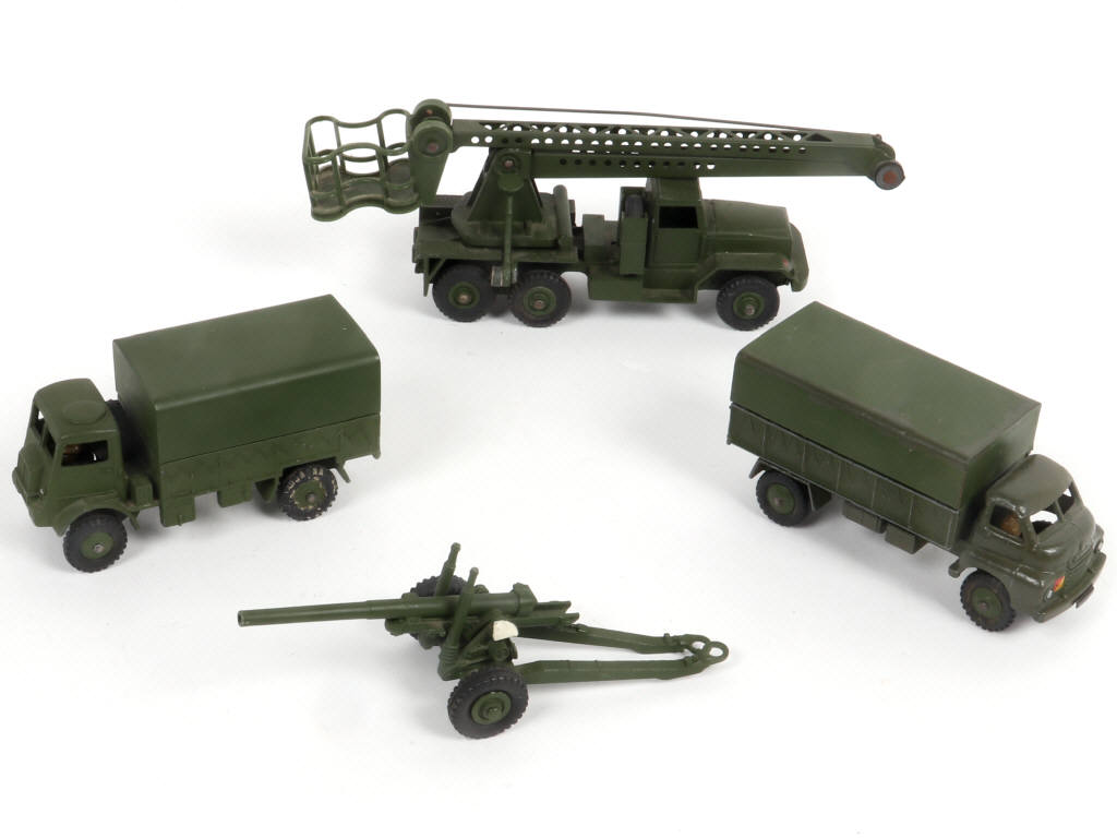 Lot 313 - DINKY TOYS (GB) (4)