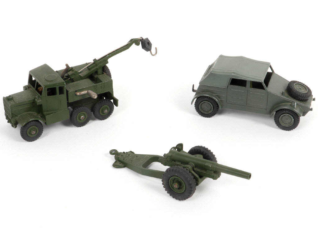 Lot 312 - DINKY TOYS (GB) (3)