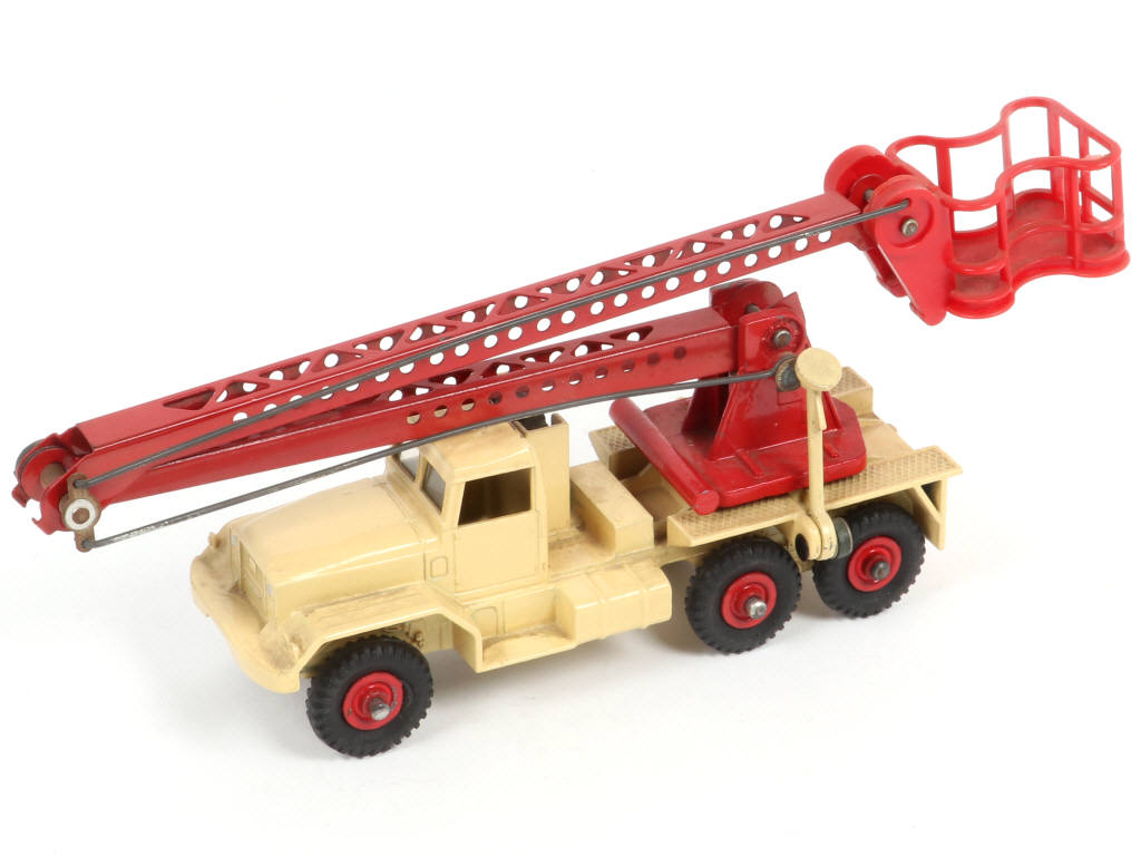 Lot 277 - DINKY TOYS (GB) (1)