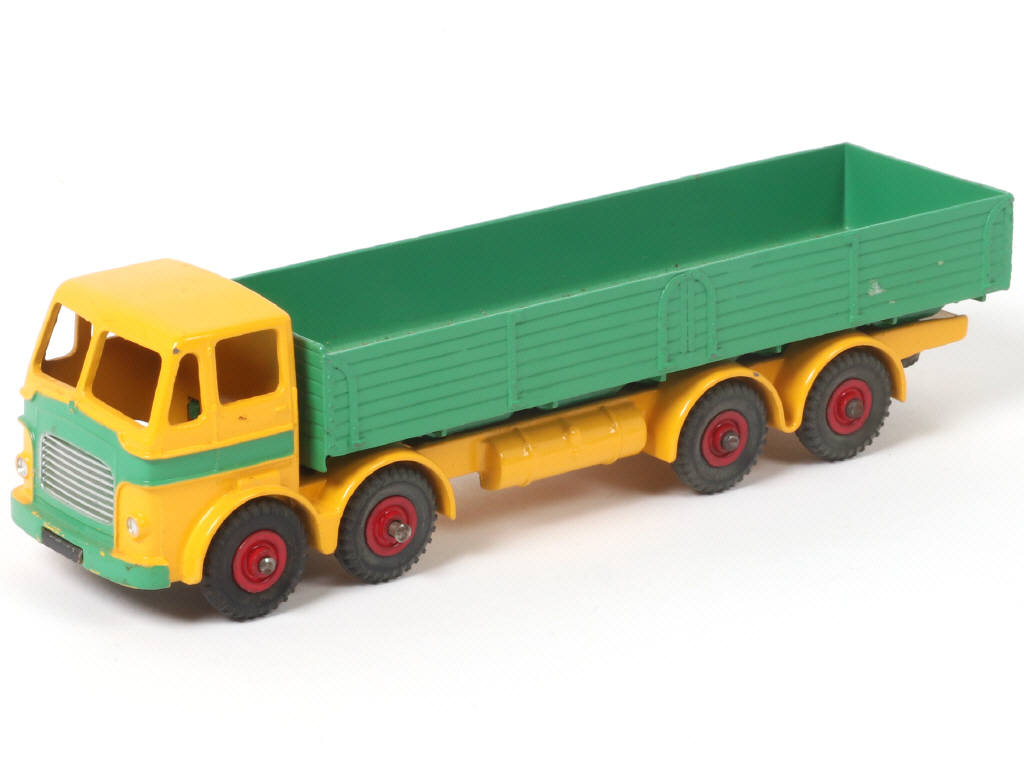 Lot 273 - DINKY TOYS (GB) (1)