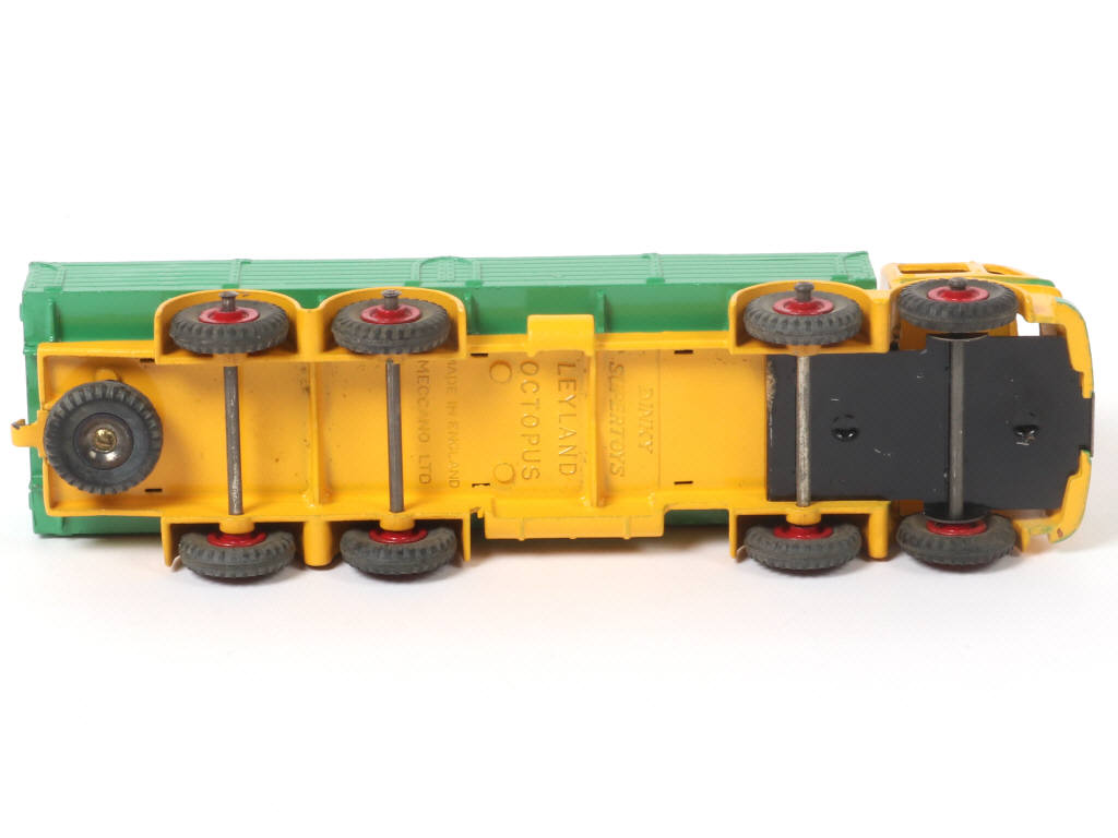 Lot 273 - DINKY TOYS (GB) (1)