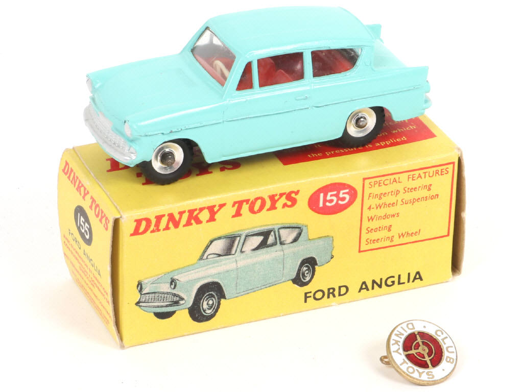 Lot 308 - DINKY TOYS (GB) (2)