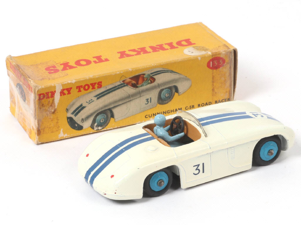 Lot 306 - DINKY TOYS (GB) (1)