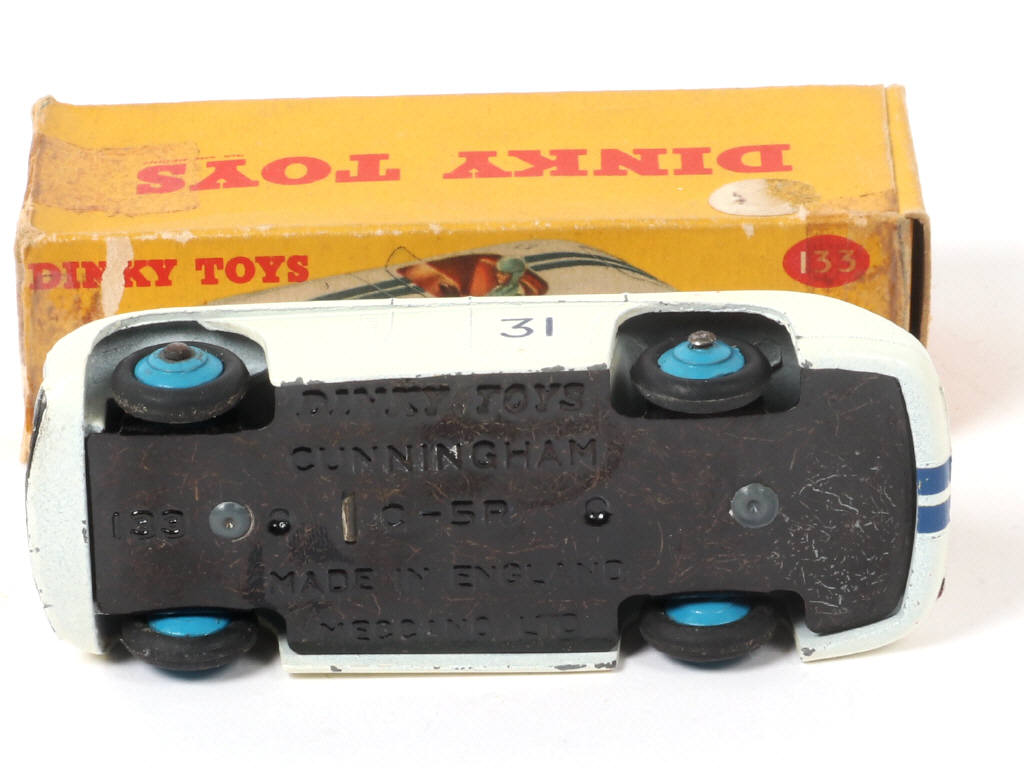 Lot 306 - DINKY TOYS (GB) (1)