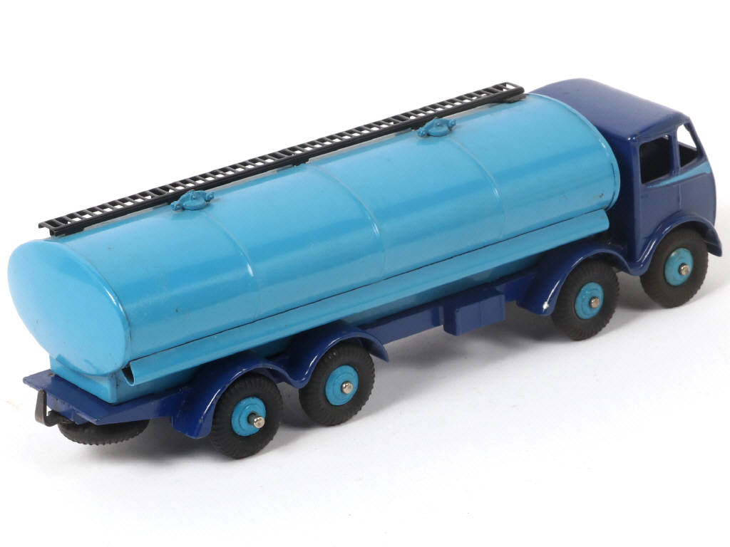 Lot 300 - DINKY TOYS (GB) (1)