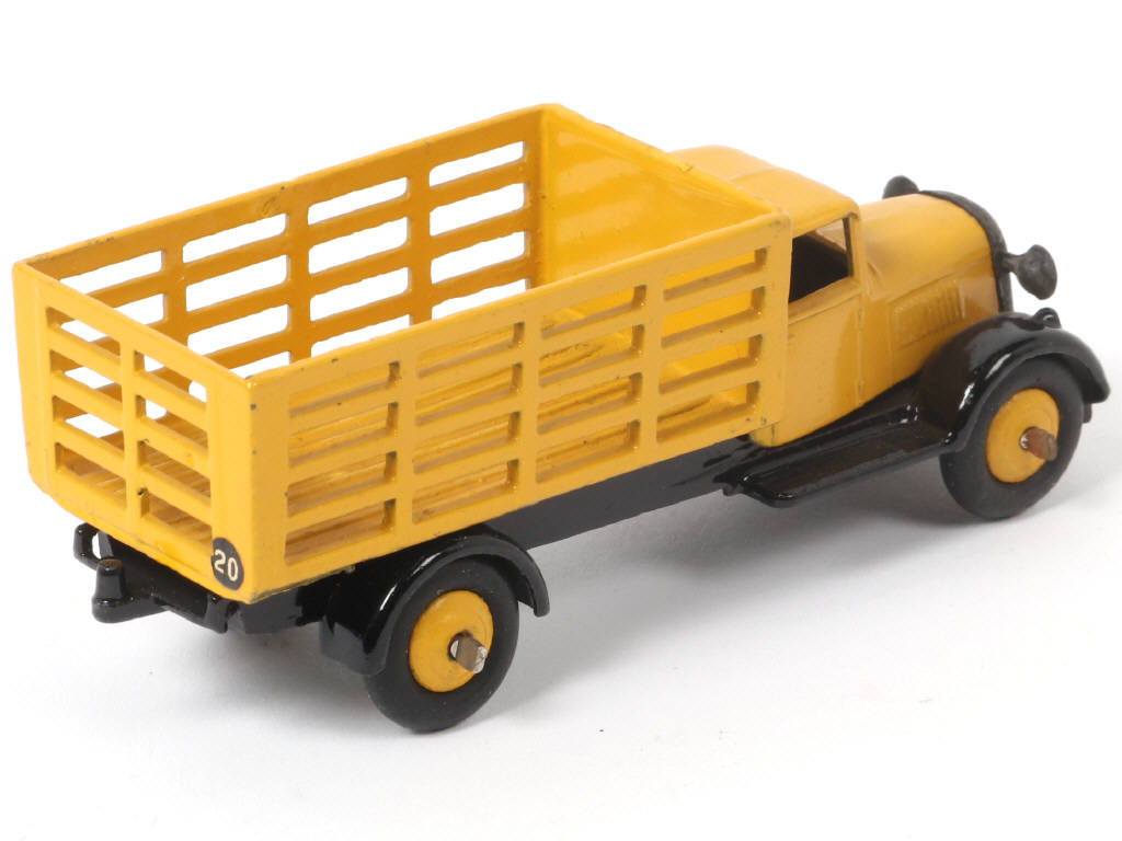 Lot 298 - DINKY TOYS (GB) (1)