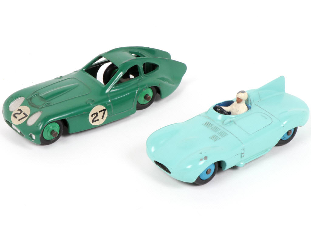 Lot 321 - DINKY TOYS (GB) (2)