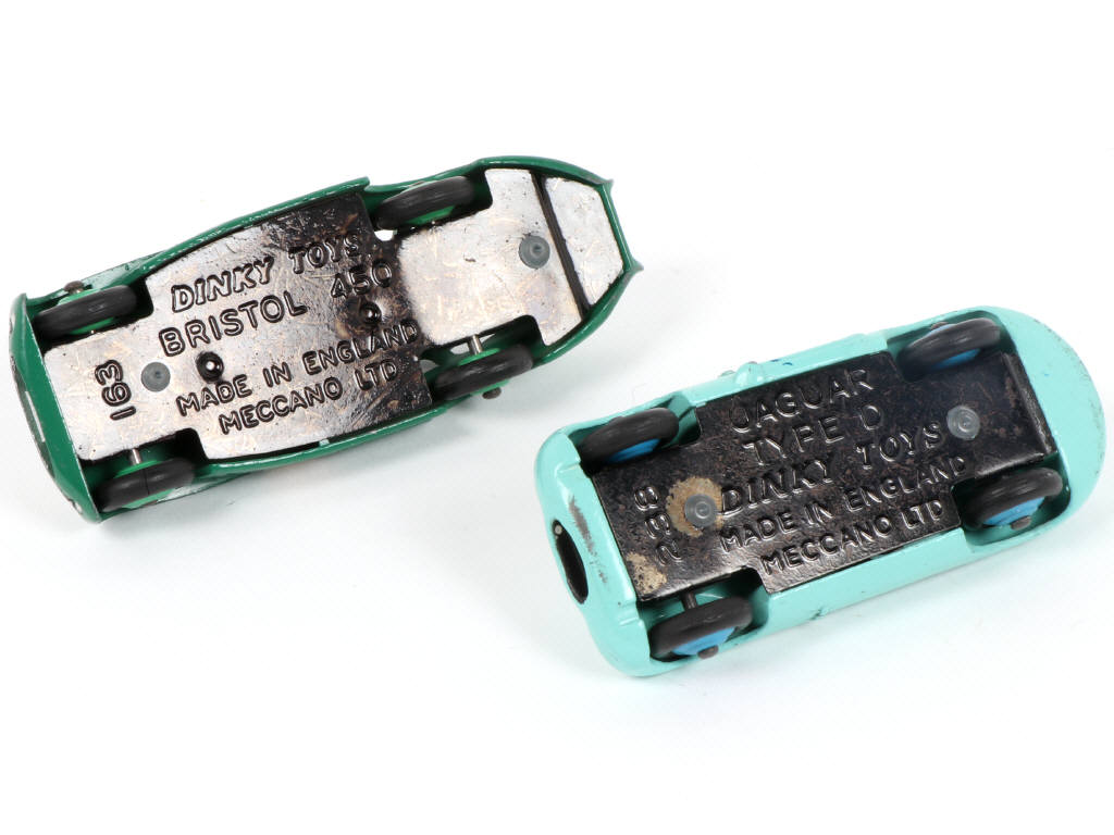Lot 321 - DINKY TOYS (GB) (2)