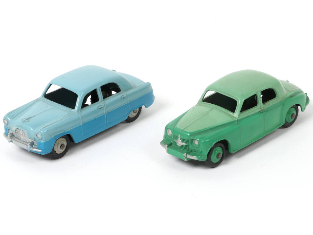 Lot 326 - DINKY TOYS (GB) (2)