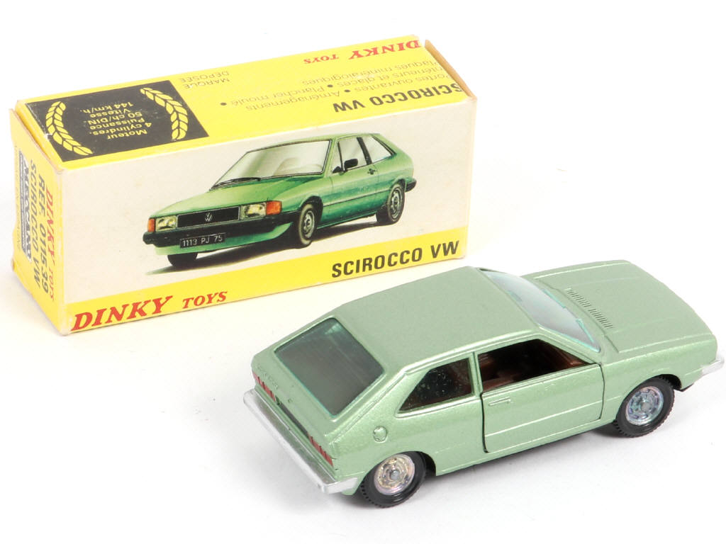 Lot 427 - DINKY TOYS (FRANCE) (1)