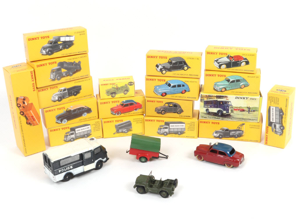 Lot 460 - DINKY TOYS (FRANCE) (21)
