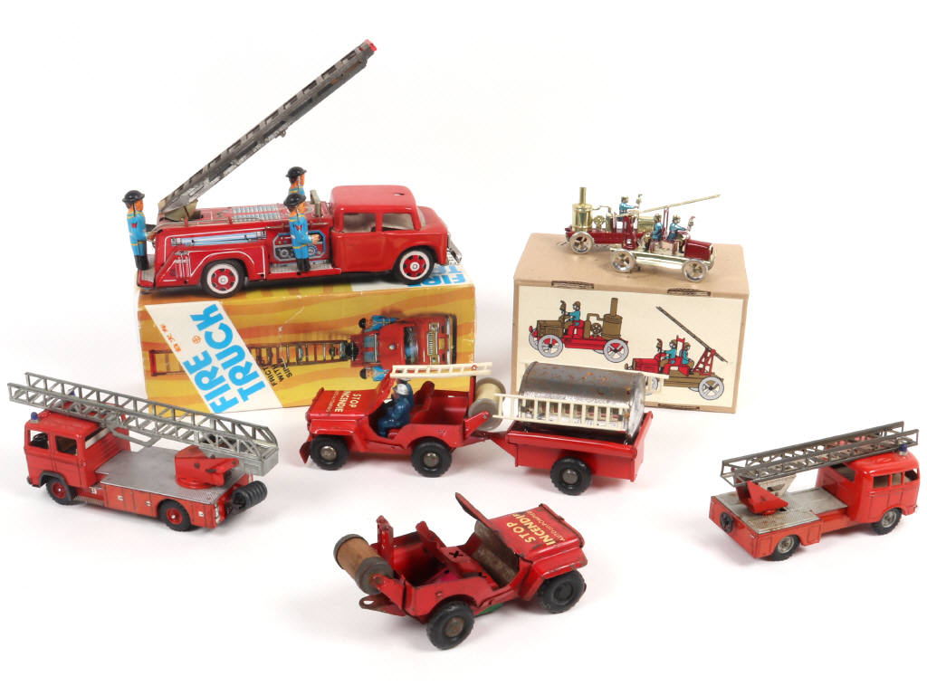 Lot 15 - DIVERS (7)