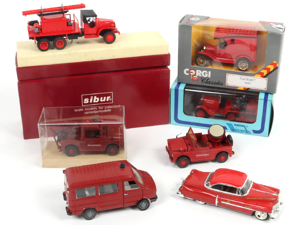 Lot 49 - DIVERS (7)