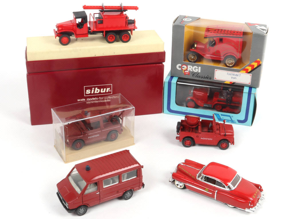 Lot 49 - DIVERS (7)