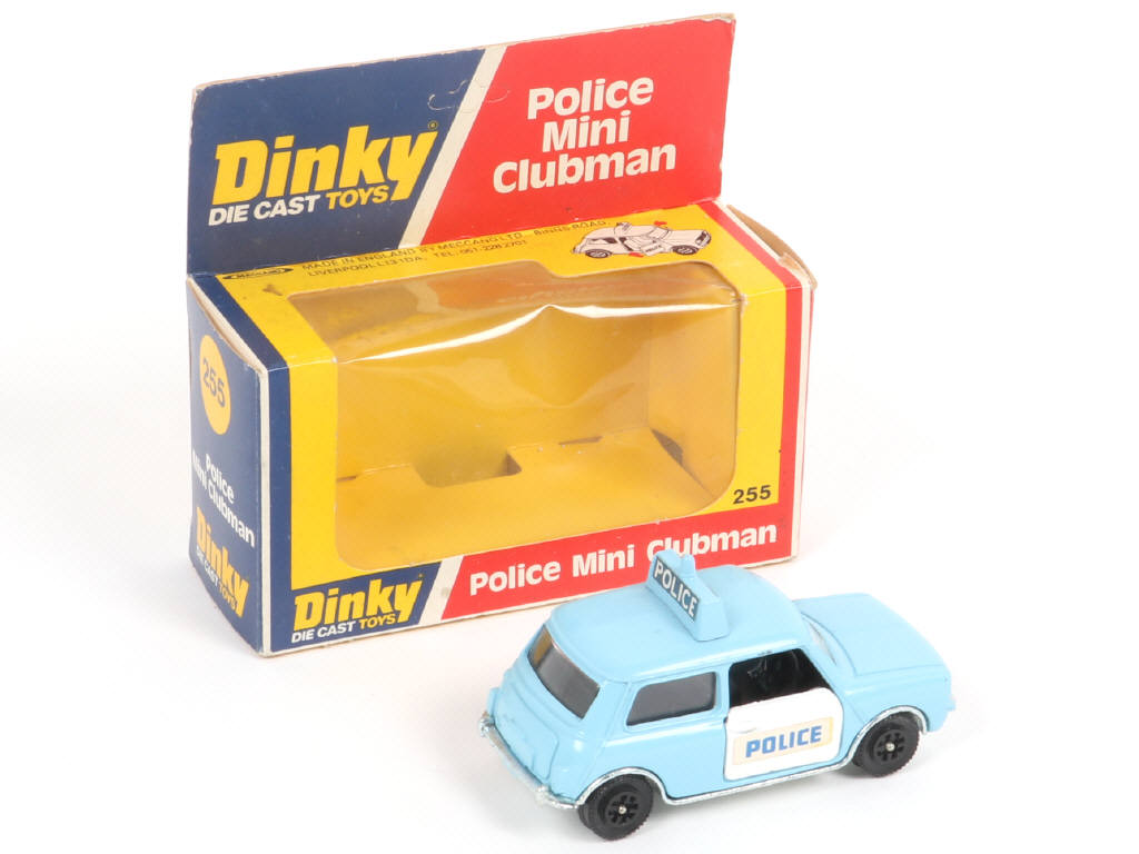 Lot 325 - DINKY TOYS (GB) (1)