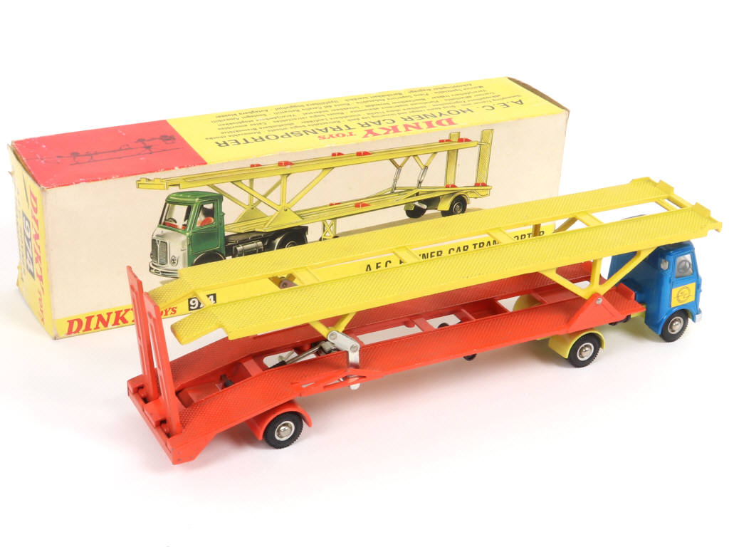 Lot 338 - DINKY TOYS (GB) (1)