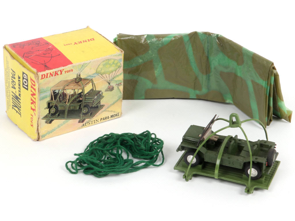 Lot 340 - DINKY TOYS (GB) (1)