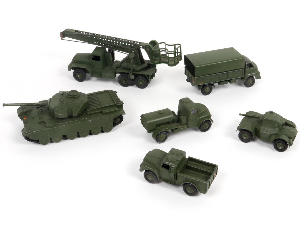 Lot 407 - DINKY TOYS (GB) (6)