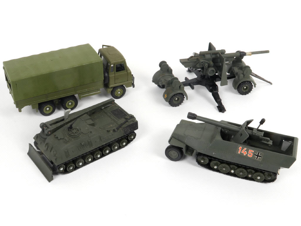 Lot 345 - DINKY TOYS (GB) (4)