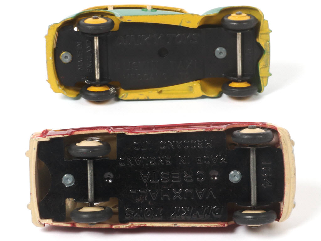 Lot 353 - DINKY TOYS (GB) (2)