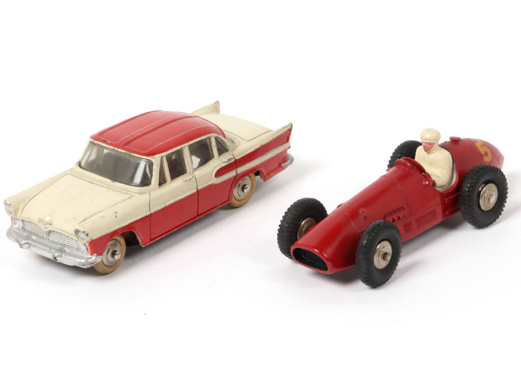 Lot 442 - DINKY TOYS (FRANCE) (2)