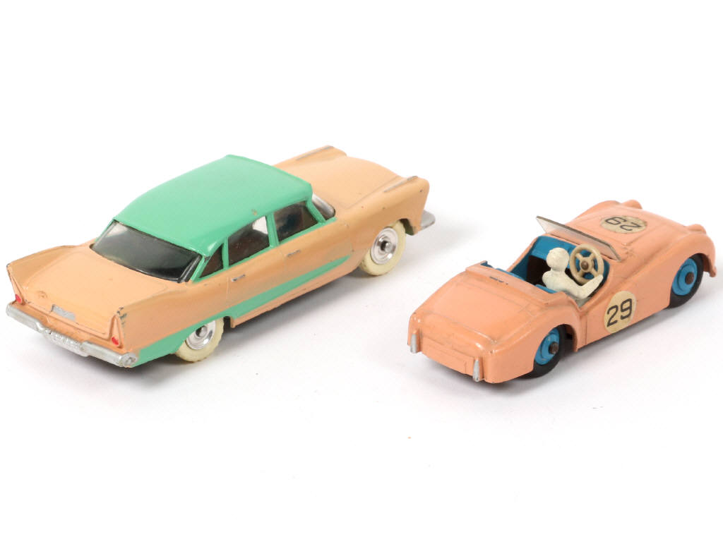 Lot 357 - DINKY TOYS (GB) (2)