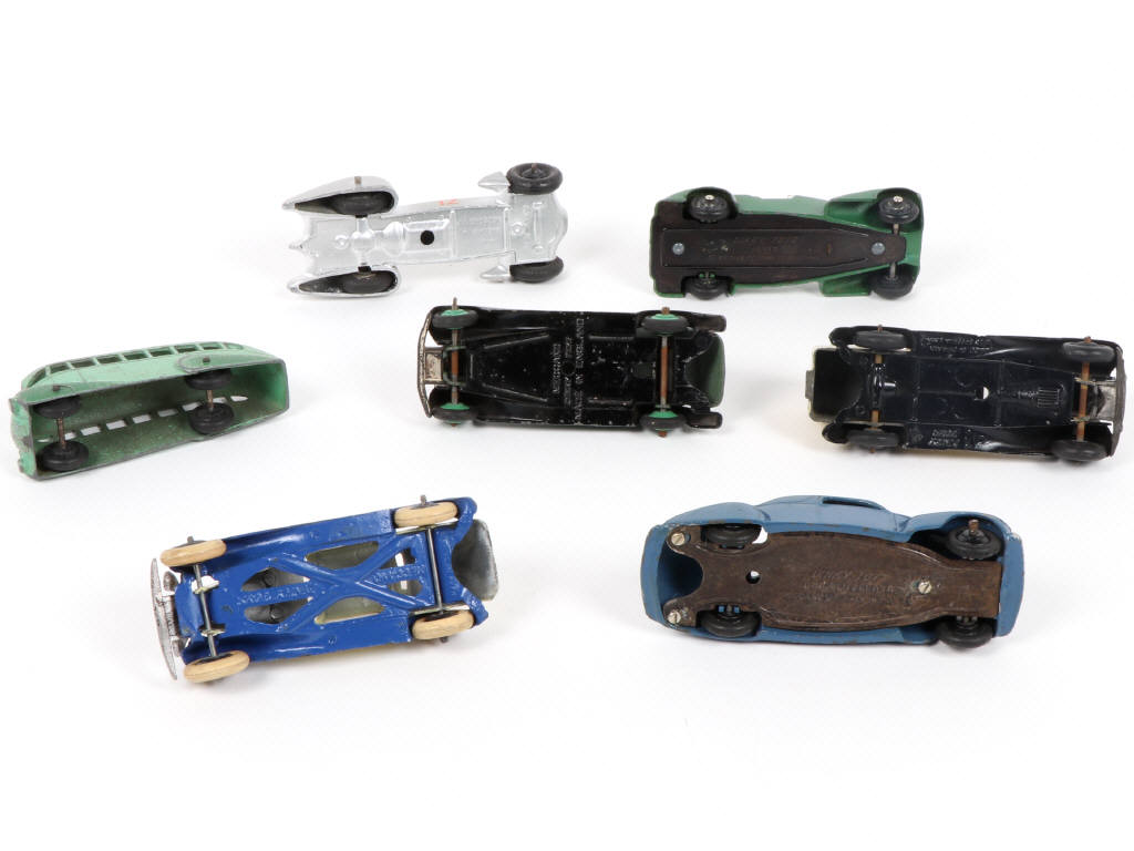 Lot 409 - DINKY TOYS (GB) (7)