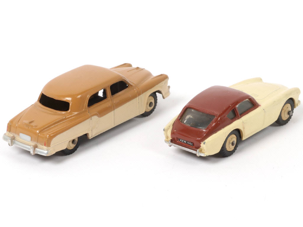 Lot 352 - DINKY TOYS (GB) (2)