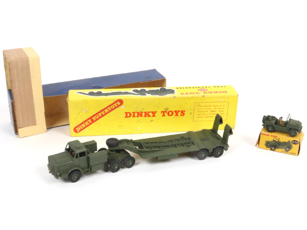 Lot 344 - DINKY TOYS (GB) (2)