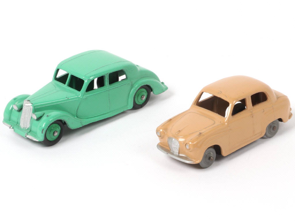 Lot 355 - DINKY TOYS (GB) (2)