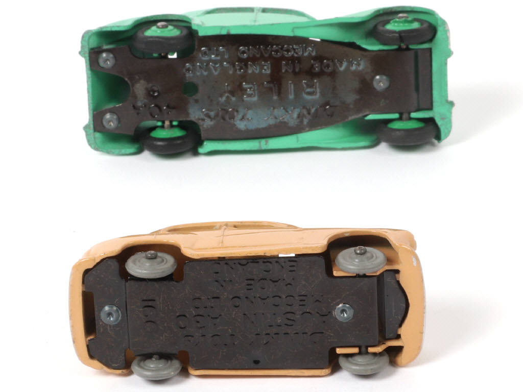 Lot 355 - DINKY TOYS (GB) (2)