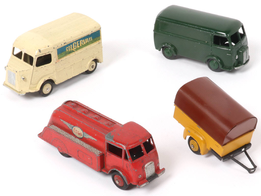 Lot 458 - DINKY TOYS (FRANCE) (4)