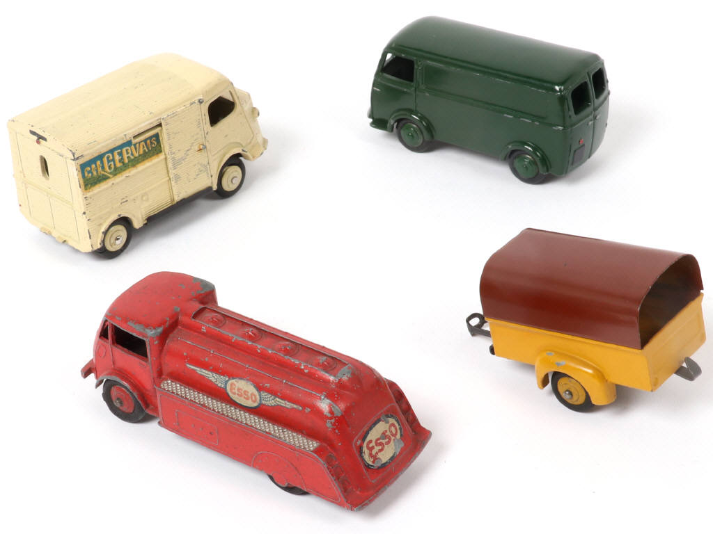 Lot 458 - DINKY TOYS (FRANCE) (4)