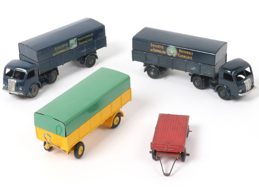 Lot 457 - DINKY TOYS (FRANCE) (4)