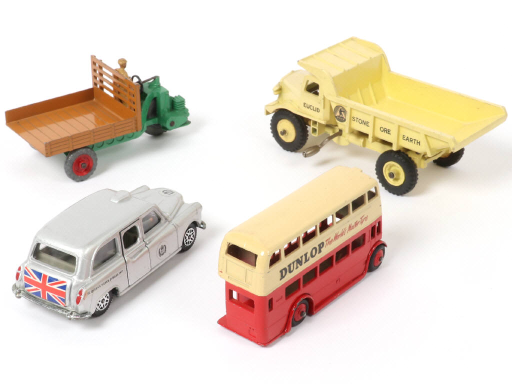 Lot 400 - DINKY TOYS (GB) (4)