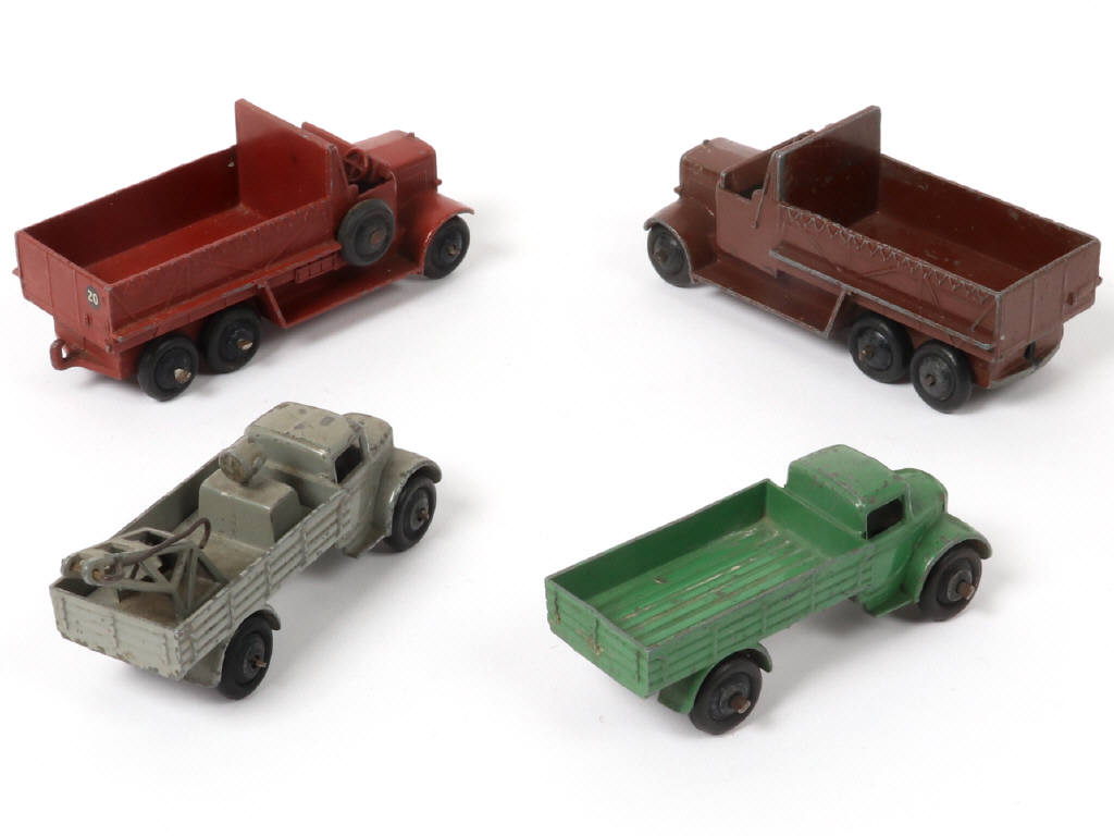 Lot 399 - DINKY TOYS (GB) (4)