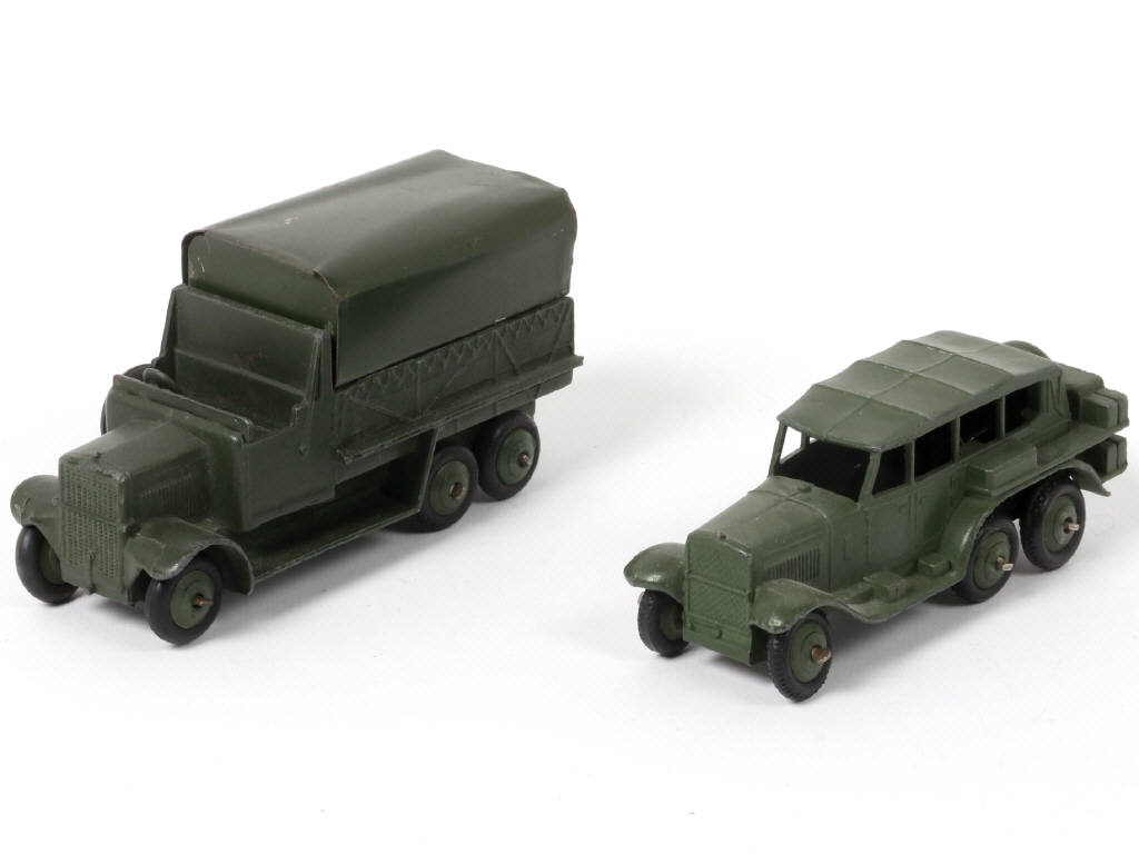Lot 343 - DINKY TOYS (GB) (2)