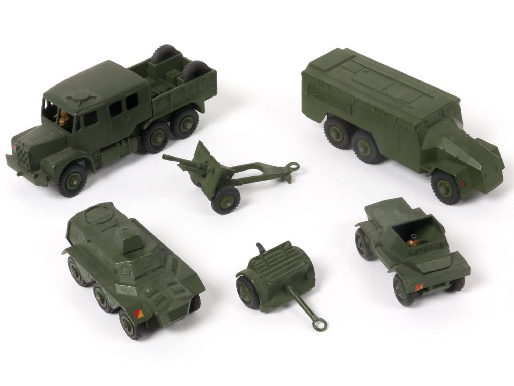 Lot 405 - DINKY TOYS (GB) (6)