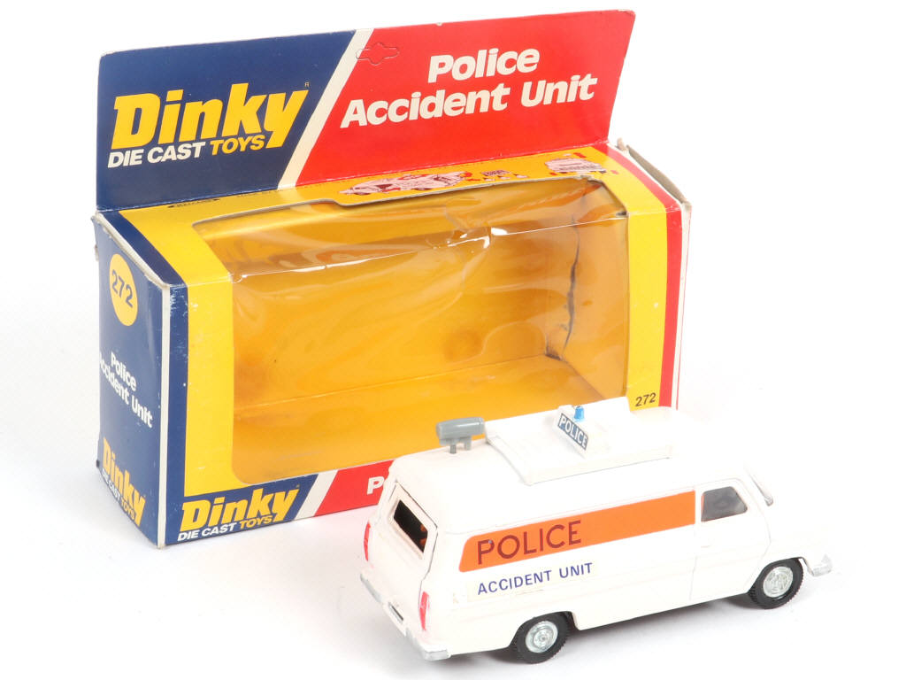 Lot 332 - DINKY TOYS (GB) (1)