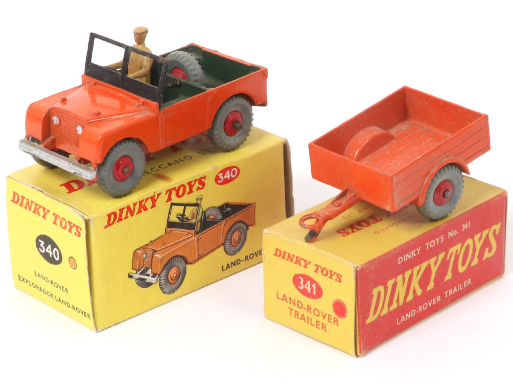 Lot 377 - DINKY TOYS (GB) (2)