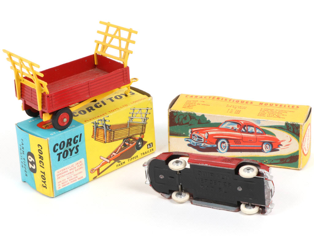 Lot 225 - CORGI TOYS (GB) (2)