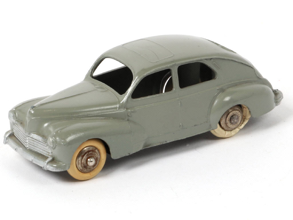 Lot 416 - DINKY TOYS (FRANCE) (1)